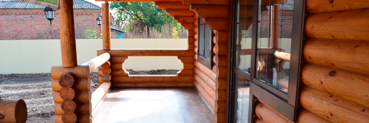 Особенности установки окон и дверей в деревянном доме